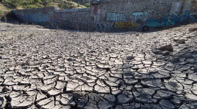 Querétaro-Ahora perforan 3 veces más agua por sequía (Diario de Querétaro)