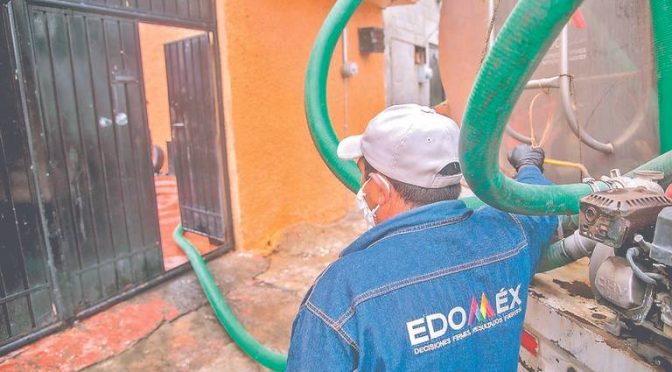 Edo. Mex.-Recorte de agua potable golpea a 16 municipios del Edomex; disminución es del 26% (La Prensa)