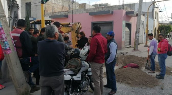 Puebla- Falta de agua por obra genera molestia, vecinos pararon obra (Meganoticias)