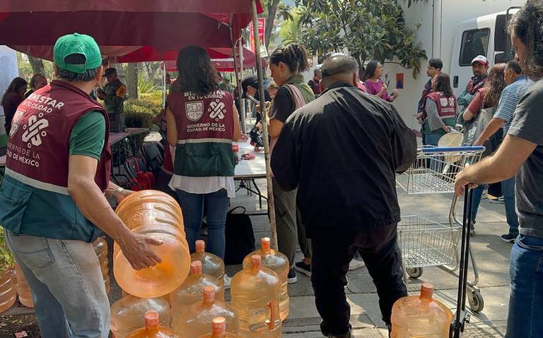 CDMX – Vecinos de la Benito Juárez desconfían y prefieren usar garrafones al agua del grifo (La Prensa)