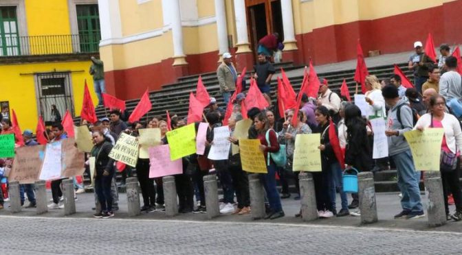 Veracruz – “¡Agua para las colonias pobres!”: protesta Movimiento Antorchista en Xalapa (Diario de Xalapa)