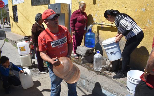 Chihuahua – Rehabilitan equipo de extracción para garantizar agua durante olas de calor (El Sol de Parral)