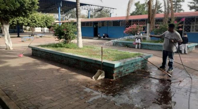 Michoacán-Escuelas de Zamora no registran desabasto de agua (El Sol de Zamora)