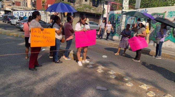 Guerrero – Vecinos de dos colonias bloquean para exigir agua en Chilpancingo (El Sol de Acapulco)