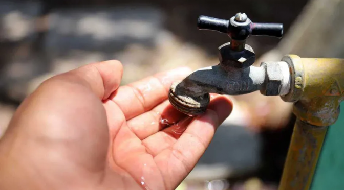 Coahuila – Ciudadanos de Madero padecen desabasto de agua todo el año: “ni en la noche tenemos una gota” (Milenio)