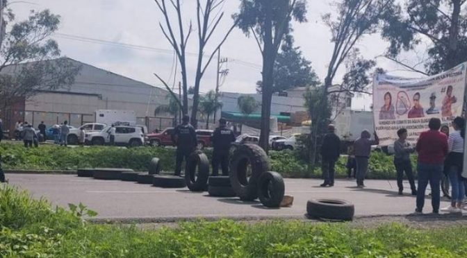 Estado de México – Bloqueada la Texcoco-Lechería; manifestantes denuncian conflictos por agua potable (El Sol de Toluca)