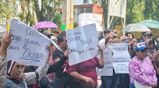 Puebla- También Antorcha Campesina protesta contra concesionaria Agua de Puebla (La Jornada de Oriente)