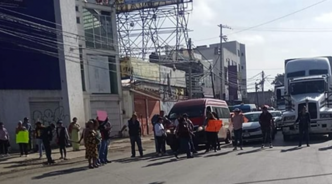 Estado de México – Bloqueo en Cuautitlán México; vecinos piden abasto de agua potable (El Sol de Toluca)