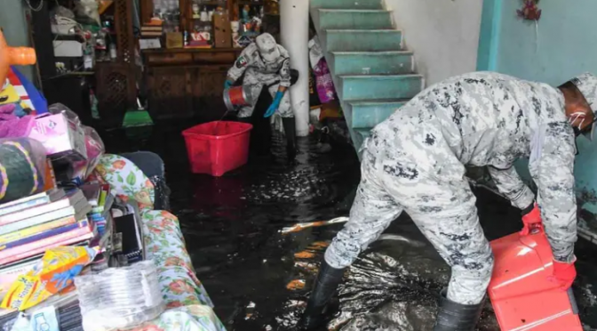 Estado de México – Bajan los niveles de agua en Chalco; se observan casas vacías (Excelsior)