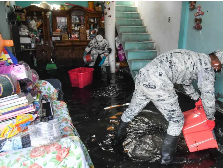 Estado de México – Bajan los niveles de agua en Chalco; se observan casas vacías (Excelsior)