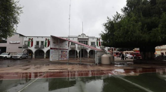 Estado de México – Colocan captadores de agua de lluvia en distintas plazas públicas de municipios mexiquenses (El Sol de Toluca)