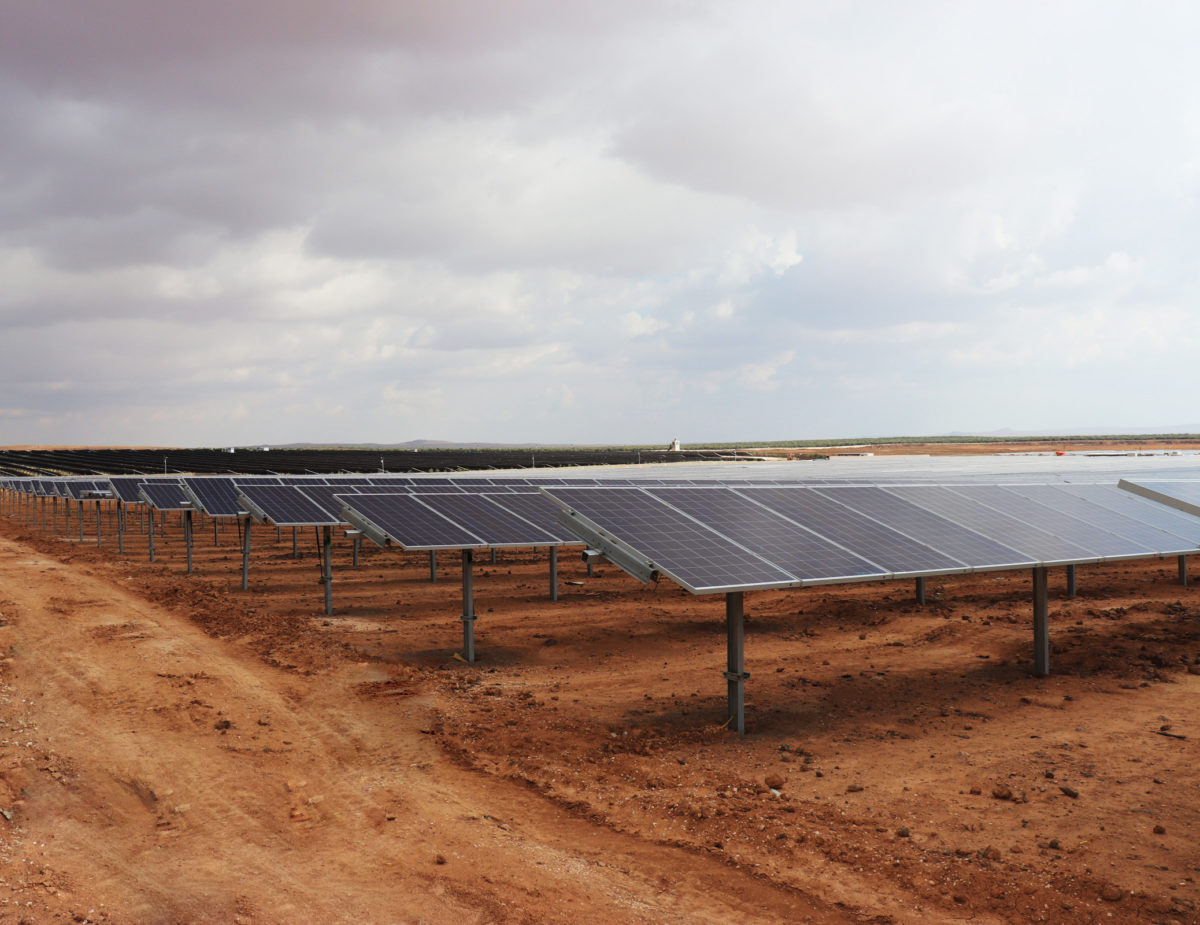 Mundo- Bombeo de agua subterránea en el desierto con energía fotovoltaica y eólica (PV Magazine)