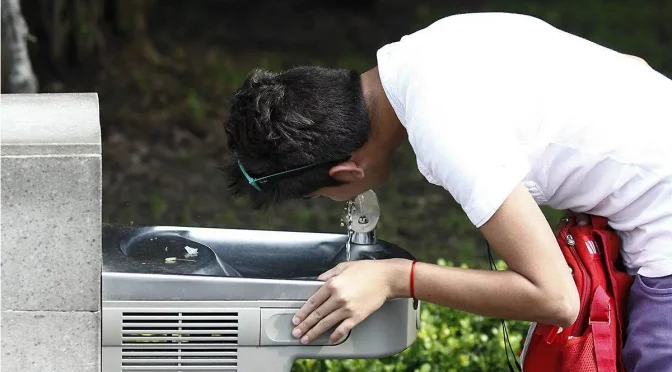 México – Sin agua potable, escuelas de nivel básico donde se prohibirán bebidas procesadas (El Sol de México)