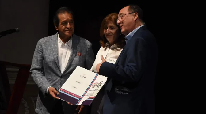 Tlaxcala-Generar energía solar y cosechar agua pluvial, el reto de los productores en Tlaxcala, señala el empresario español Carlos Moro(El Sol de Tlaxcala)