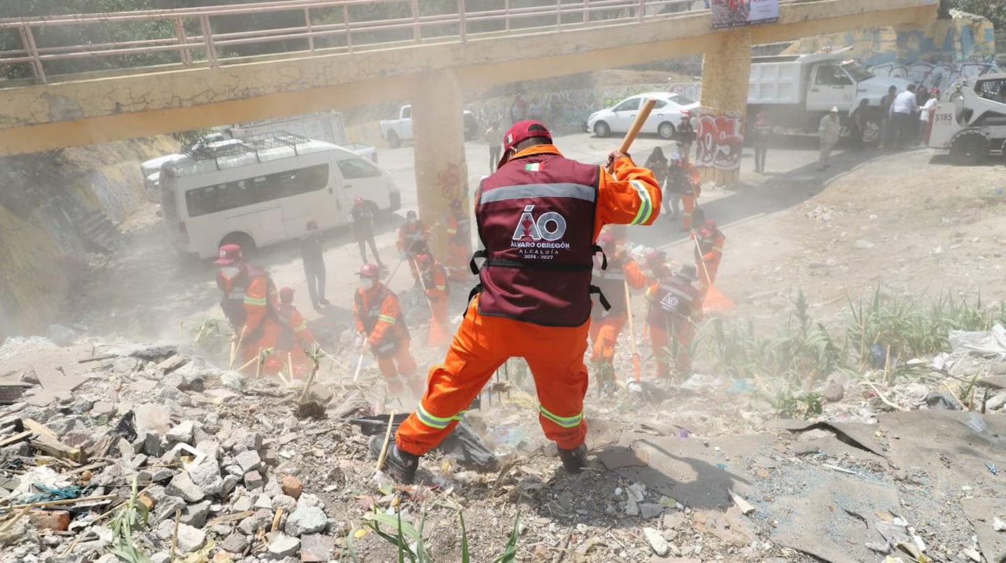 Ciudad de México – Inician trabajos de saneamiento en la Presa Río Becerra en Álvaro Obregón (La Crónica de Hoy)