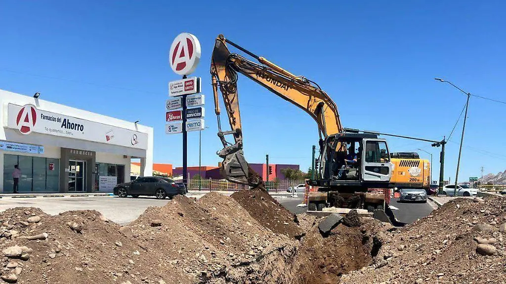 Sonora – Continúan excavaciones en Paseo Río Sonora y Las Quintas por colapso de colector (El Sol de Hermosillo)