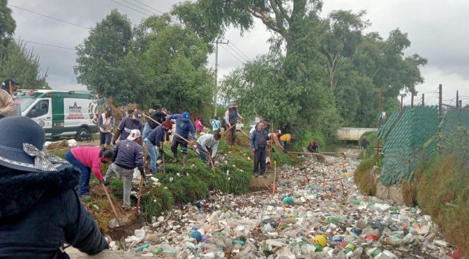Estado de México – Retira Secretaría del Agua del EdoMéx más de 12 toneladas de residuos sólidos del Río Acalote en Capulhuac (Edomex Al Día)