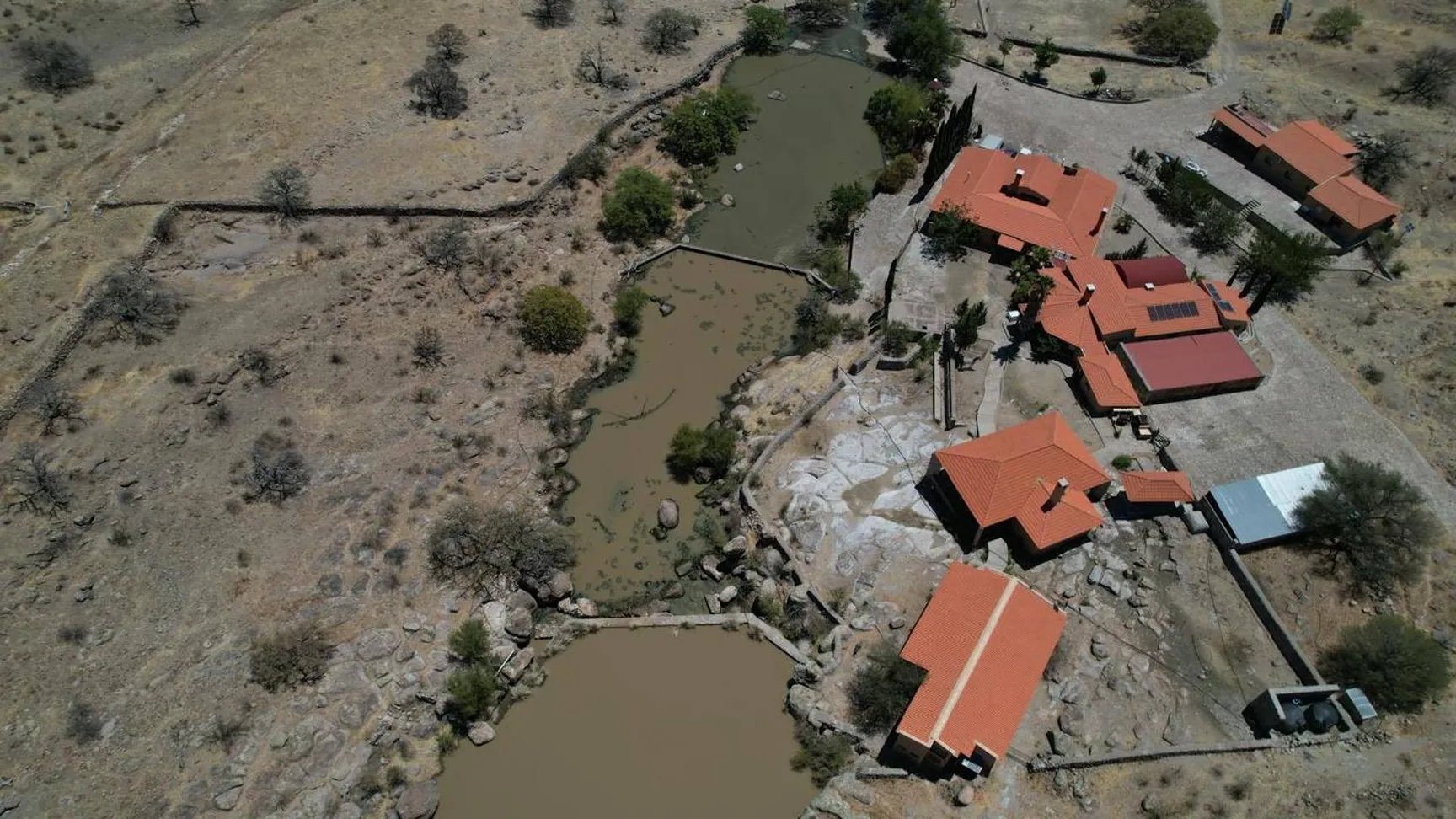 Chihuahua – Detectan Enorme Acopio Ilegal de Agua en Rancho de César Duarte: Gobierno Denunciará ante FGR (N+)
