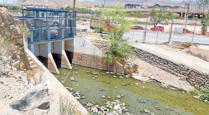 Chuihuahua-Acequia sucia recibirá agua de Estados Unidos (El Diario)