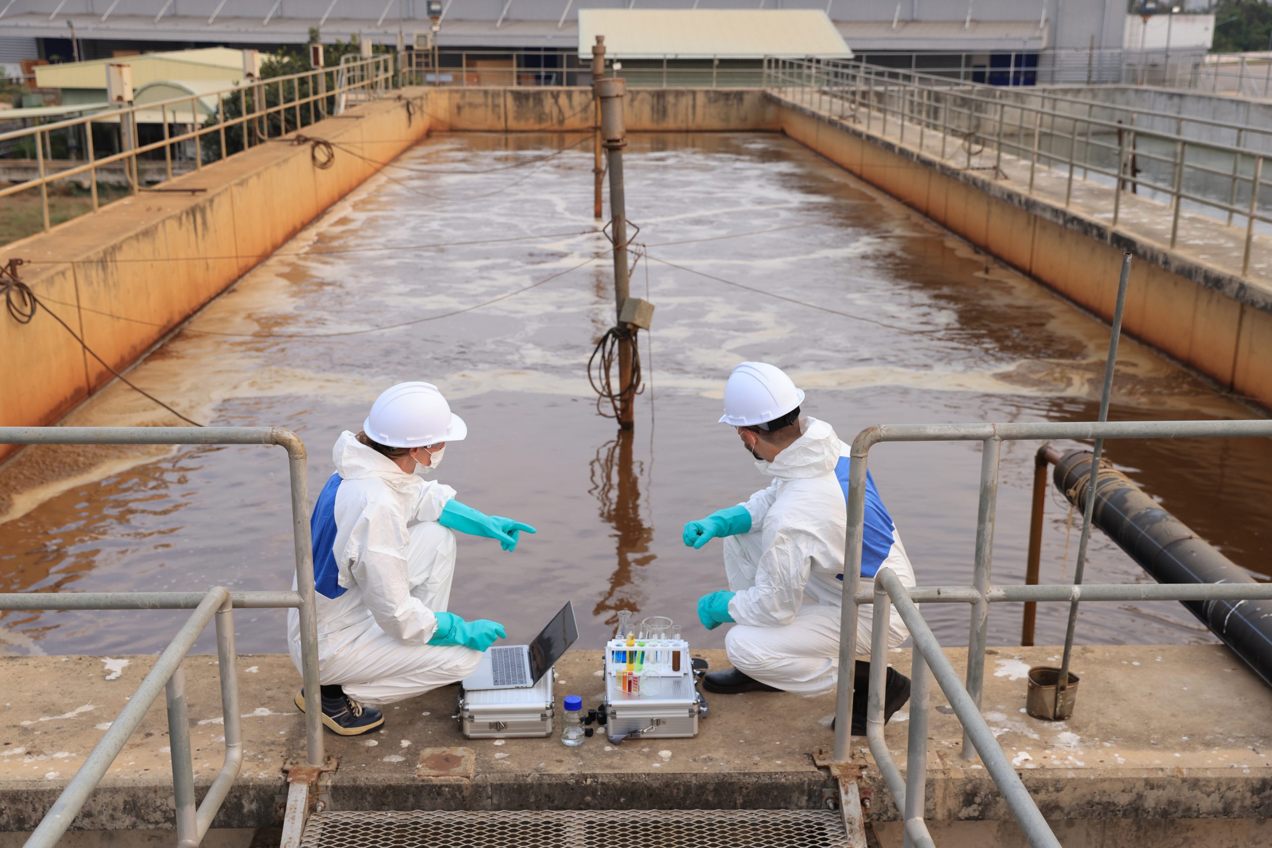 Mundo-Un nuevo método elimina contaminantes del agua con nanopartículas flotantes (CSIC)