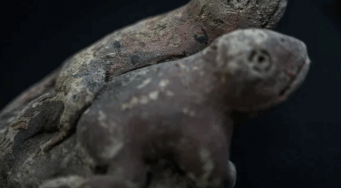 Mundo-Culto al agua en Perú (Plaza de armas)