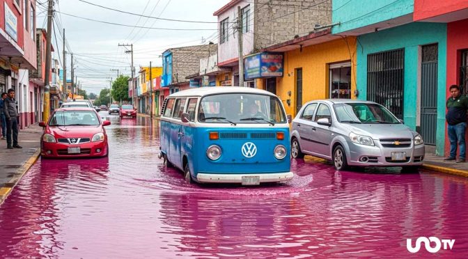 CDMX. – Inundaciones pintaron de rosa el agua en Nezahualcóyotl. (UnoTv)