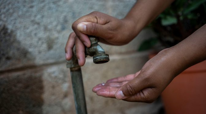 Mundo – De México a Irlanda, crece la oposición al frenesí mundial por la IA (The New York Times)