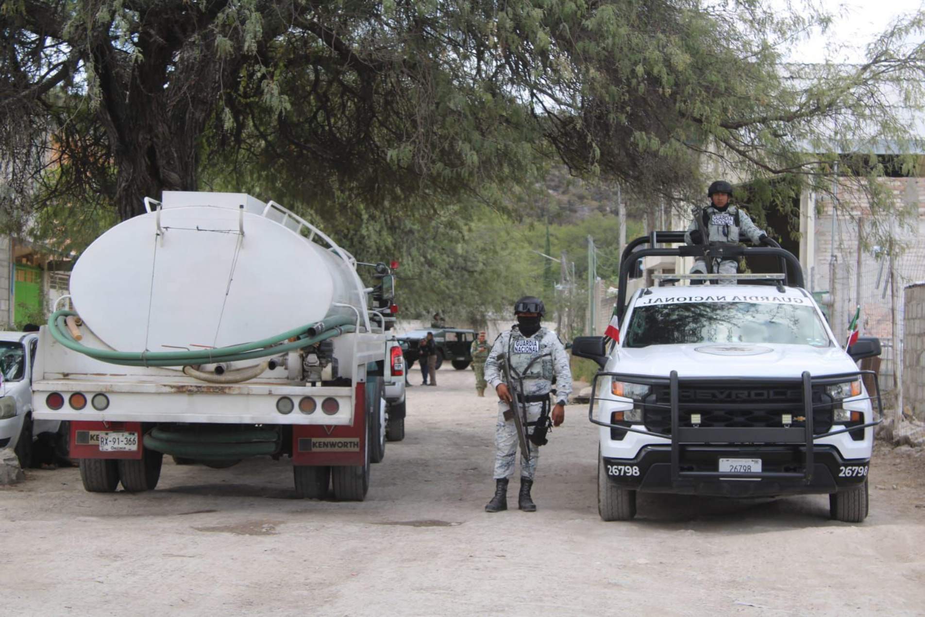 Puebla – Extracción clandestina de agua deja clausuras, detenciones y protestas durante 2025 en Tehuacán (La Jornada de Oriente)