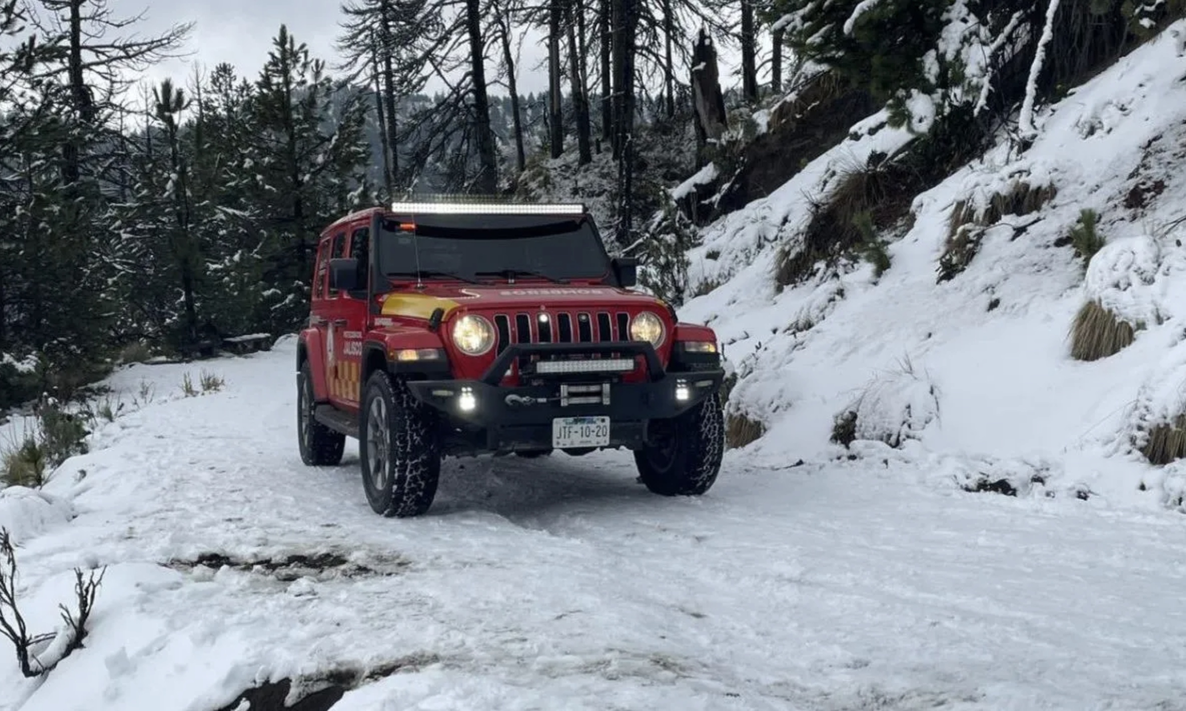 Colima-Nieve en el Nevado de Colima: una bendición hídrica; garantiza agua para Ciudad Guzmán y otras comunidades de Jalisco (Telediario)