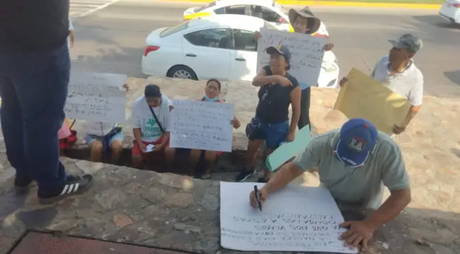 Guerrero-Protestan en el ayuntamiento de Acapulco por falta de agua (El Sol de Acapulco)