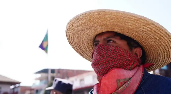 Michoacán–Comunidad indígena toma seis carreteras para exigir agua potable; acusan simulación con el Plan Michoacán (Latinus)