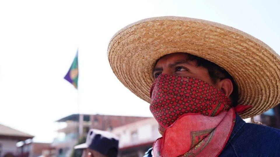 Michoacán–Comunidad indígena toma seis carreteras para exigir agua potable; acusan simulación con el Plan Michoacán (Latinus)