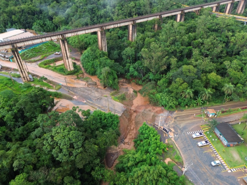 Internacional-Autoridades brasileñas detectan erosión en una unidad de Vale tras desbordamiento de agua (Yahoo Finanzas)