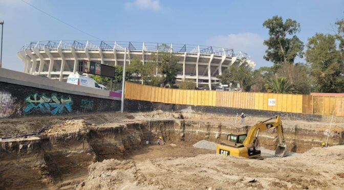 CDMX.-Vecinos se quejan de desabasto de agua por obras en el Estadio Banorte (Enfoque Noticias)