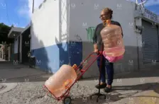 Guanajuato-Cortes de agua en León obligan a vecinos de Granjeno Plus a gastar hasta 400 pesos en garrafones (Milenio)