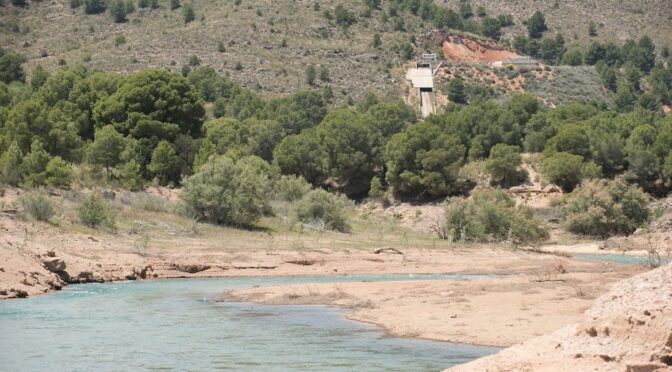 Internacional-La mitad del agua dulce renovable ya está comprometida en la mayoría de regiones europeas (iagua)