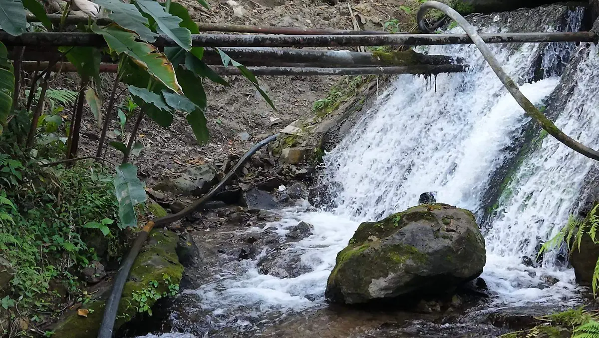Veracruz-Restablecerán suministro de agua en Ixtaczoquitlán tras análisis en manantiales (El Sol de Orizaba)