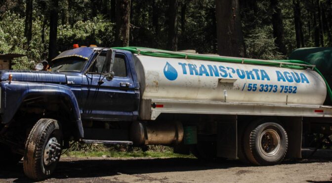 Puebla-Cobran hasta mil 700 pesos por pipa de agua en Xaxamayo, denuncian habitantes (La Jornada de Oriente)