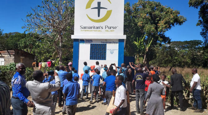 Internacional- El agua potable ayuda a cambiar vidas en Haití (Samaritan´s Purse)