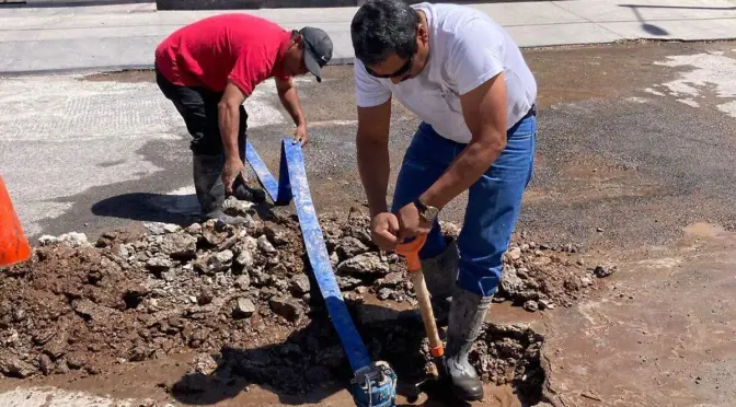 México–Cancelan toma particular por fuga de agua en Lomas (El Sol de San Luis)