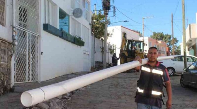 Zacatecas – Rehabilita JIAPAZ red de agua potable en calle Constitución, en Zacatecas (Hoja de Ruta Digital)