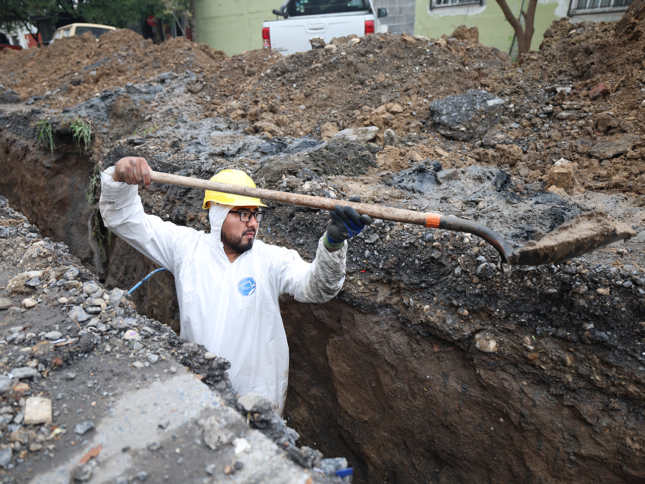 Monterrey-Agua y Drenaje trabaja en la renovación de 900 metros de tubería (Gobierno De Nuevo León)
