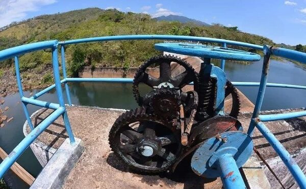 Veracruz – En Coatza cierran suministro de agua de presa Yuribia debido a intensas lluvias (Crónica de Xalapa)