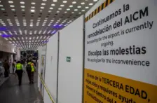 Ciudad de México – Falta de agua, caos ante obras y estacionamiento limitado: quejas de usuarios del AICM (La Jornada)