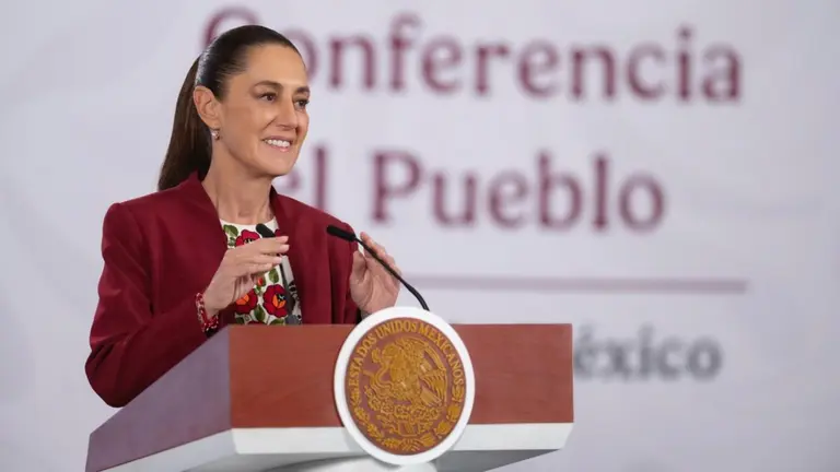 México–Sheinbaum aclara uso de agua potable en fracking con gas natural (N+)