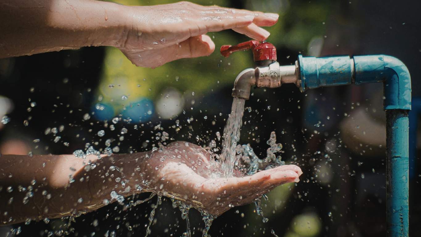 Puebla–Denuncian privatización del agua en juntas auxiliares mediante concesiones integrales (La Jornada de Oriente)