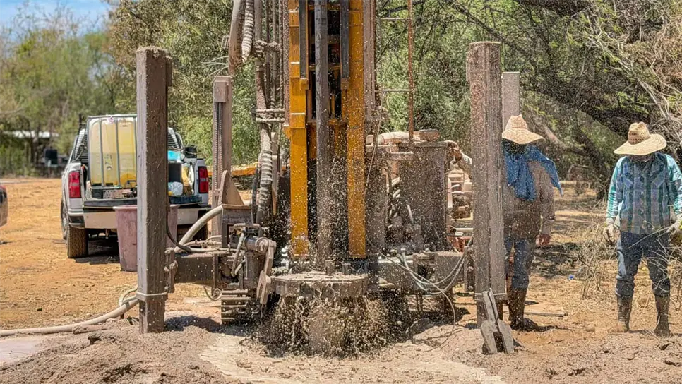 México–Nuevo pozo profundo en Hornillos representa hallazgo de agua ante la sequía (Luz Noticias)