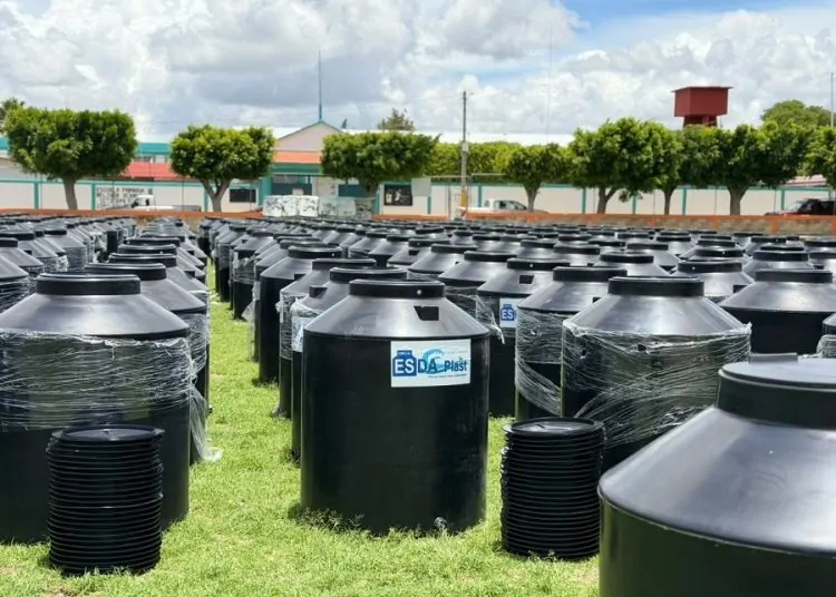 Puebla – Entregan 500 tinacos para mejorar acceso al agua en Tetela (Heraldo de Puebla)