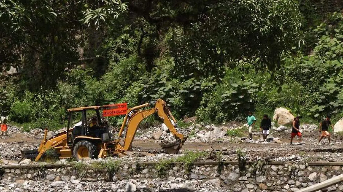 Puebla–Hasta mil habitantes de Pahuatlán se quedan sin agua tras afectaciones por las lluvias (El Sol de Puebla)