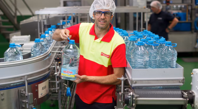 Internacional-El agua que hace crecer la población de toda una comarca (El País)